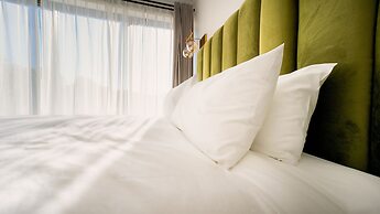 Mount Alverno Luxury Resorts
