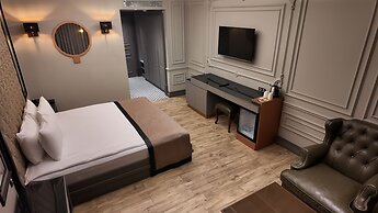 Lala Grand Hotel