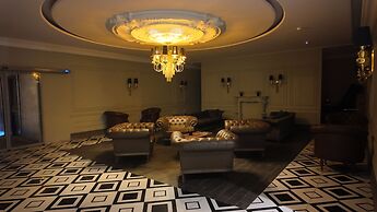 Lala Grand Hotel
