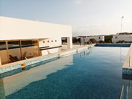 BT 1BR Swim Up