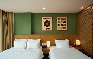 Record Hotel