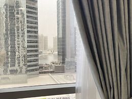 Lux BnB Bellevue Tower City  View