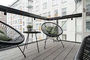 1BR & Balcony next to Railway Station