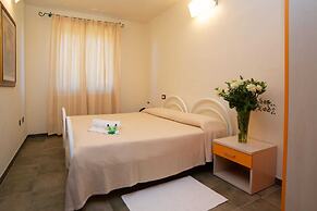 S'ena Hotel