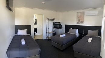 The Seaview Tavern Motel