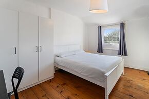 No 4 Georgian Shared House - By Clifton Short Lets