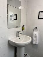 No 4 Georgian Shared House - By Clifton Short Lets
