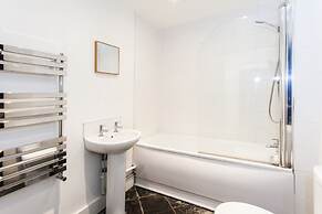 No 2 Georgian Shared House - By Clifton Short Lets