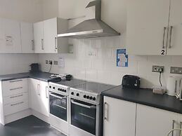 No 2 Georgian Shared House - By Clifton Short Lets