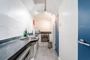 No 2 Georgian Shared House - By Clifton Short Lets