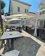 Hotel Moroni