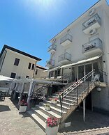 Hotel Moroni