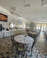 Hotel Moroni