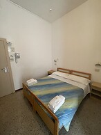 Hotel Moroni