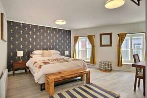 Spectacular 3 Bdrm Old Quebec Penthouse