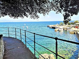 Bright 3-bedroom Apartment in Lovran