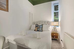 Cosy Central Aberdeen 1 Bed Flat by Retail Park