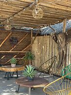 Hostel tipis