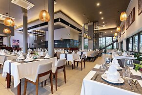 Indra Hotel