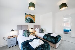 Modern 5 Bedroom 3 Bath Hse Aylesbury