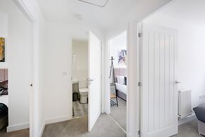 Modern 5 Bedroom 3 Bath Hse Aylesbury