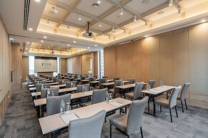 Staybridge Suites Bangkok Sukhumvit by IHG