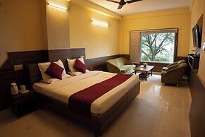 Hotel Falcon Crest
