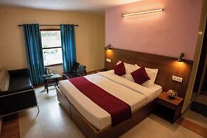 Hotel Falcon Crest