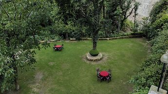 Hotel Falcon Crest