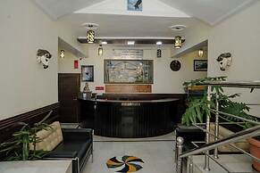 Hotel Falcon Crest