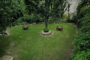 Hotel Falcon Crest