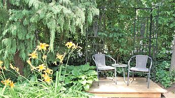 Ambiance by the Falls Cozy Suite