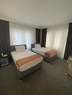 Kadeer Hotel