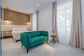 48 Rooms Split