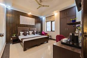 Hotel Diamond Stay by ASPL
