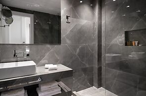 Praxitelous Luxury Suites
