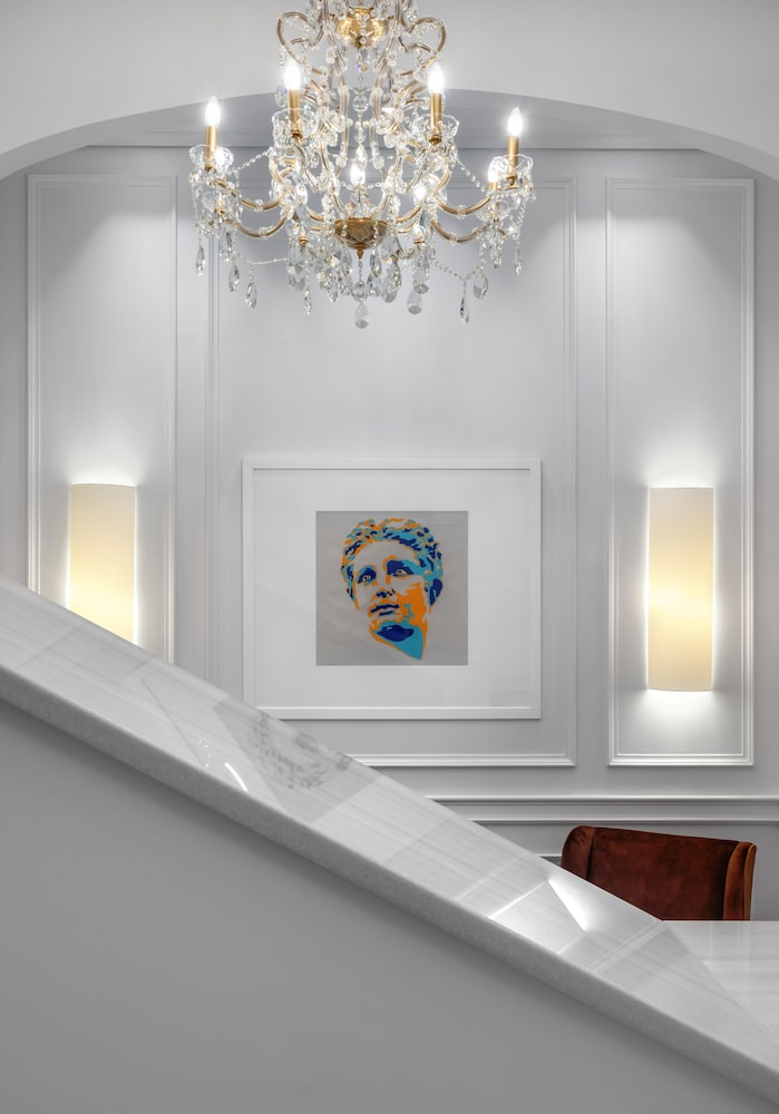 Praxitelous Luxury Suites