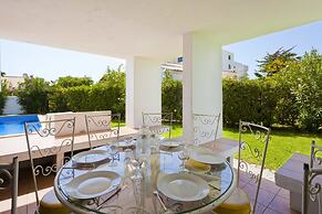 Barbecue and Pool Mystay Algarve