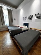 AMEN Aparthotel Curie 8