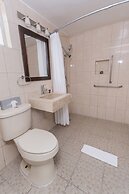 El Camino Hotel & Suites