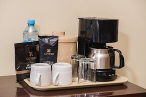 El Camino Hotel & Suites