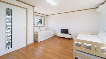 Jeju Joyhouse