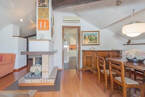 La Mansarda in Como With 3 Bedrooms and 2 Bathrooms