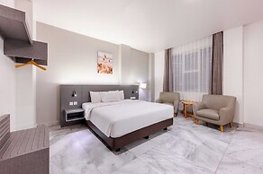 GRAND   THAMRIN  HOTEL