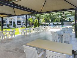 Tal Beach Hotel