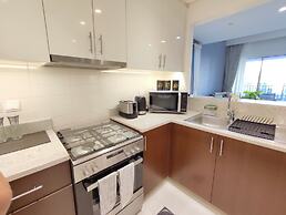 SuperHost - Chic Apartment With Balcony Close to Burj Khalifa