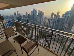 SuperHost - Chic Apartment With Balcony Close to Burj Khalifa