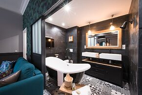 The Royal Elysée Suite