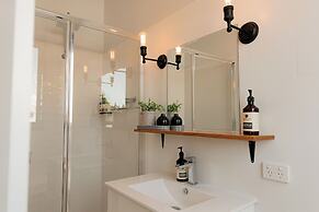 Bay Of Fires Apartments
