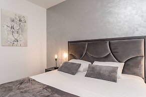 Luxury D Apartments